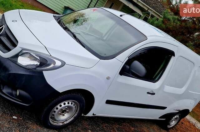 Білий Мерседес Сітан, об'ємом двигуна 1.46 л та пробігом 301 тис. км за 11000 $, фото 1 на Automoto.ua