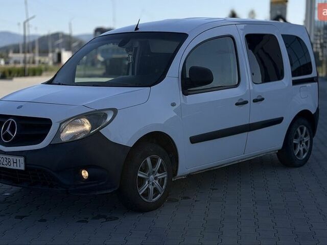 Білий Мерседес Сітан, об'ємом двигуна 1.5 л та пробігом 300 тис. км за 7000 $, фото 1 на Automoto.ua