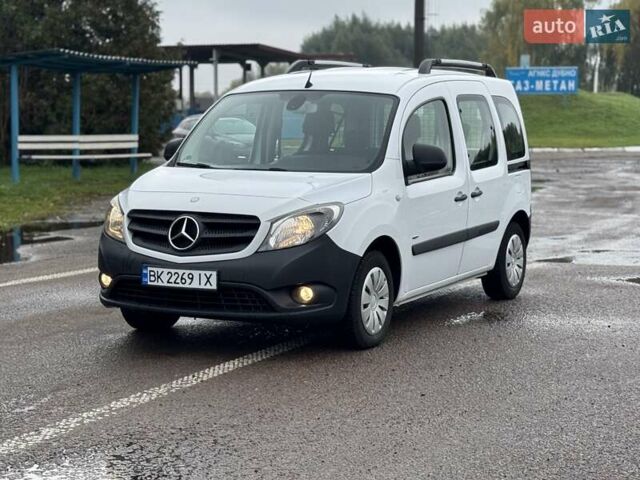 Білий Мерседес Сітан, об'ємом двигуна 1.46 л та пробігом 271 тис. км за 11000 $, фото 1 на Automoto.ua