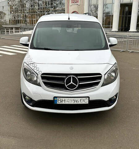 Белый Мерседес Ситан, объемом двигателя 1.46 л и пробегом 257 тыс. км за 9900 $, фото 1 на Automoto.ua