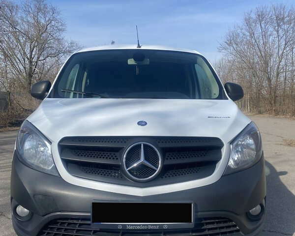 Білий Мерседес Сітан, об'ємом двигуна 1.46 л та пробігом 270 тис. км за 8600 $, фото 1 на Automoto.ua