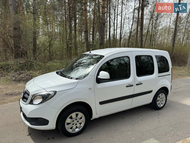 Белый Мерседес Ситан, объемом двигателя 1.46 л и пробегом 228 тыс. км за 11829 $, фото 1 на Automoto.ua