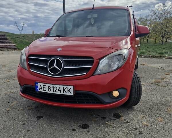 Красный Мерседес Ситан, объемом двигателя 1.46 л и пробегом 210 тыс. км за 9500 $, фото 1 на Automoto.ua