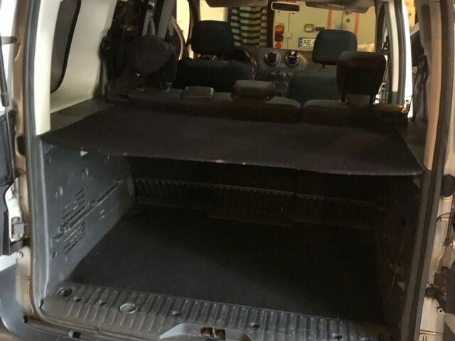 Сірий Мерседес Сітан, об'ємом двигуна 1.9 л та пробігом 249 тис. км за 8300 $, фото 1 на Automoto.ua