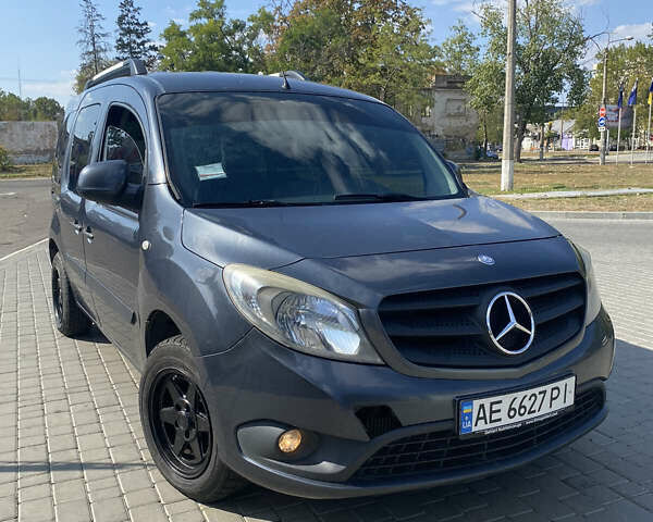 Сірий Мерседес Сітан, об'ємом двигуна 1.46 л та пробігом 270 тис. км за 8500 $, фото 1 на Automoto.ua
