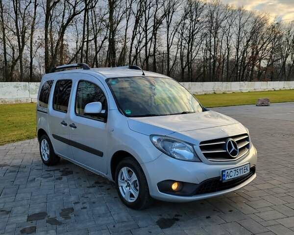 Сірий Мерседес Сітан, об'ємом двигуна 1.46 л та пробігом 257 тис. км за 9500 $, фото 1 на Automoto.ua