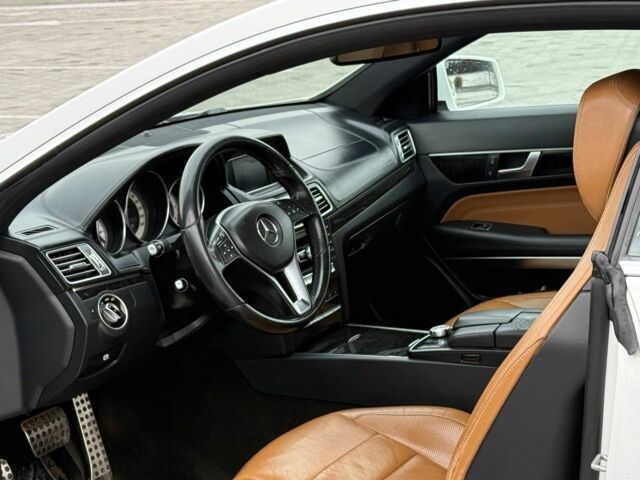 Белый Мерседес Купе, объемом двигателя 2.2 л и пробегом 260 тыс. км за 11999 $, фото 1 на Automoto.ua