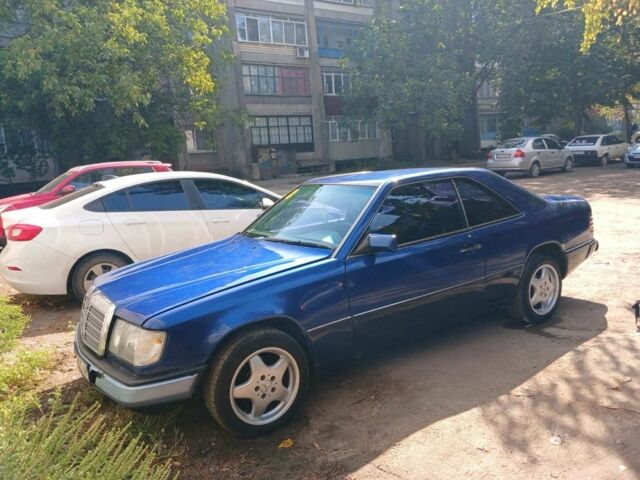Мерседес Купе, объемом двигателя 3.2 л и пробегом 300 тыс. км за 1000 $, фото 1 на Automoto.ua