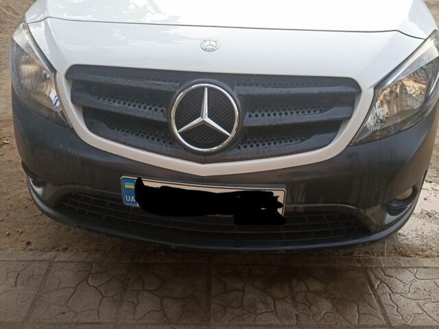 Білий Мерседес Інша, об'ємом двигуна 2 л та пробігом 158 тис. км за 10700 $, фото 1 на Automoto.ua