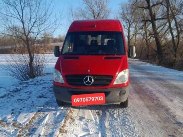 Красный Мерседес Другая, объемом двигателя 2.2 л и пробегом 300 тыс. км за 10100 $, фото 1 на Automoto.ua