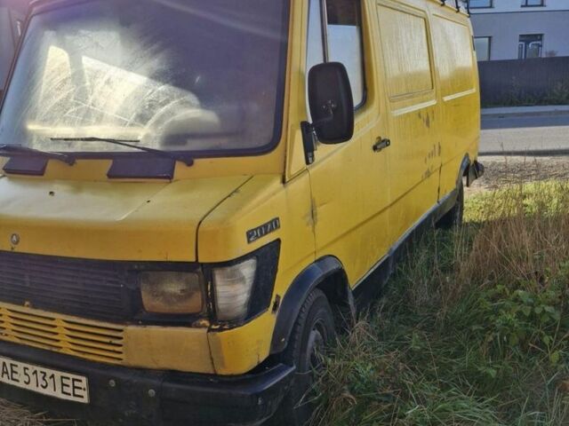 Жовтий Мерседес Інша, об'ємом двигуна 0 л та пробігом 200 тис. км за 1200 $, фото 1 на Automoto.ua