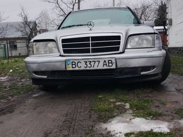 Серый Мерседес Другая, объемом двигателя 1.8 л и пробегом 300 тыс. км за 1800 $, фото 1 на Automoto.ua