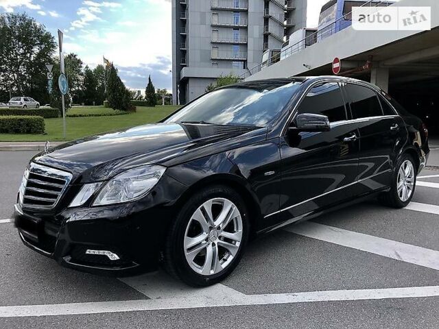 Чорний Мерседес E 200, об'ємом двигуна 1.8 л та пробігом 104 тис. км за 16500 $, фото 1 на Automoto.ua