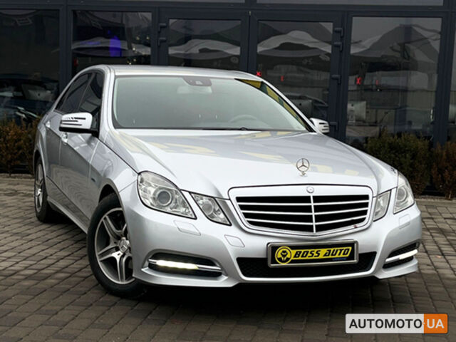 Сірий Мерседес E 200, об'ємом двигуна 2.2 л та пробігом 326 тис. км за 13000 $, фото 1 на Automoto.ua