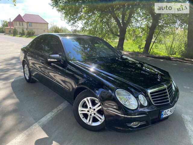 Чорний Мерседес E 220, об'ємом двигуна 2.2 л та пробігом 295 тис. км за 12600 $, фото 1 на Automoto.ua