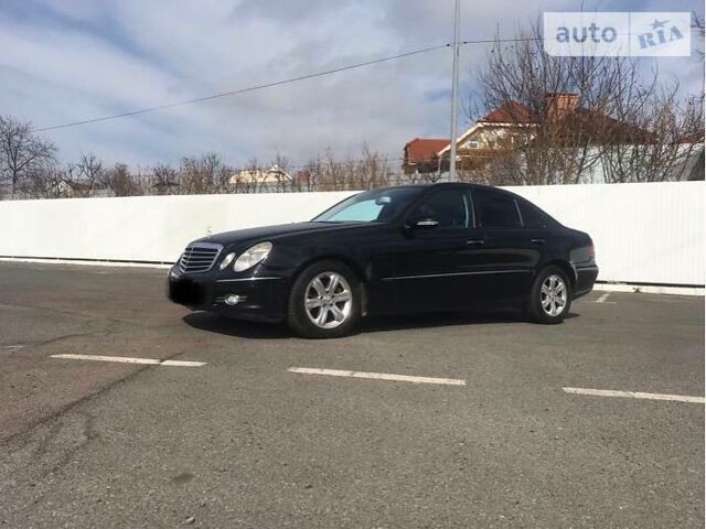 Чорний Мерседес E 220, об'ємом двигуна 2.2 л та пробігом 248 тис. км за 9600 $, фото 1 на Automoto.ua