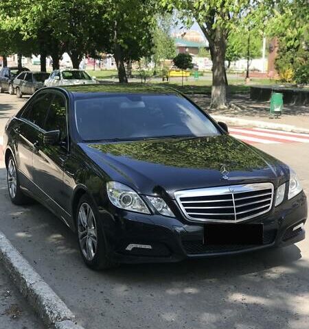 Чорний Мерседес E 220, об'ємом двигуна 2.1 л та пробігом 284 тис. км за 12900 $, фото 1 на Automoto.ua