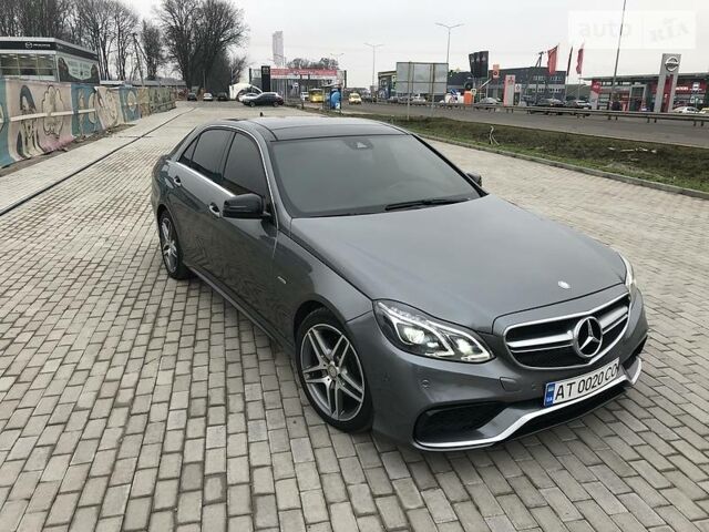 Сірий Мерседес E 220, об'ємом двигуна 2.1 л та пробігом 54 тис. км за 28500 $, фото 1 на Automoto.ua