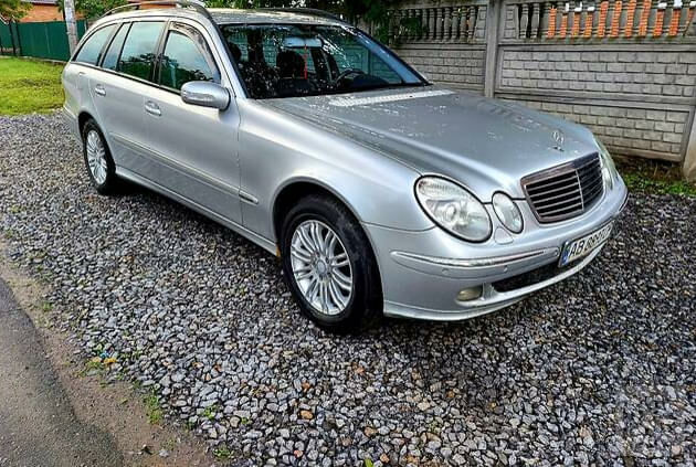 Сірий Мерседес E 220, об'ємом двигуна 2.1 л та пробігом 450 тис. км за 7000 $, фото 1 на Automoto.ua