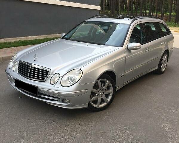 Сірий Мерседес E 220, об'ємом двигуна 2.2 л та пробігом 230 тис. км за 9999 $, фото 1 на Automoto.ua