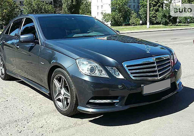 Сірий Мерседес E 220, об'ємом двигуна 2.2 л та пробігом 86 тис. км за 28500 $, фото 1 на Automoto.ua