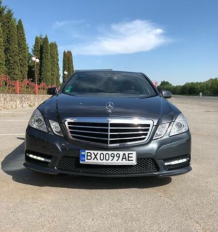 Сірий Мерседес E 220, об'ємом двигуна 2.2 л та пробігом 112 тис. км за 26000 $, фото 1 на Automoto.ua