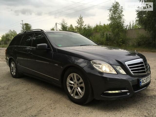 Синій Мерседес E 220, об'ємом двигуна 2.2 л та пробігом 285 тис. км за 16300 $, фото 1 на Automoto.ua