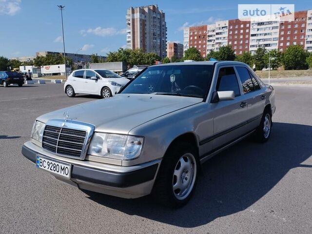 Мерседес Е 230, объемом двигателя 2.3 л и пробегом 368 тыс. км за 2450 $, фото 1 на Automoto.ua