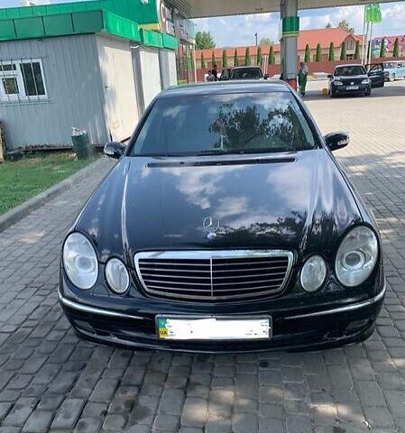 Чорний Мерседес E 240, об'ємом двигуна 2.6 л та пробігом 174 тис. км за 10700 $, фото 1 на Automoto.ua