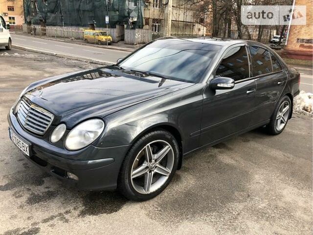 Сірий Мерседес E 240, об'ємом двигуна 2.6 л та пробігом 200 тис. км за 9500 $, фото 1 на Automoto.ua