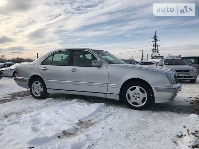 Сірий Мерседес E 240, об'ємом двигуна 2.4 л та пробігом 380 тис. км за 5950 $, фото 1 на Automoto.ua