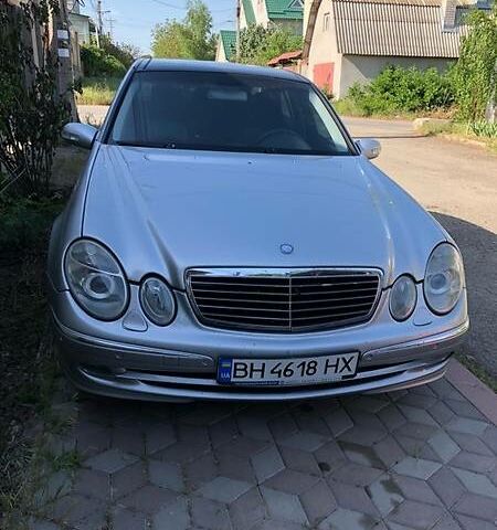 Серый Мерседес E 240, объемом двигателя 2.6 л и пробегом 240 тыс. км за 7500 $, фото 1 на Automoto.ua