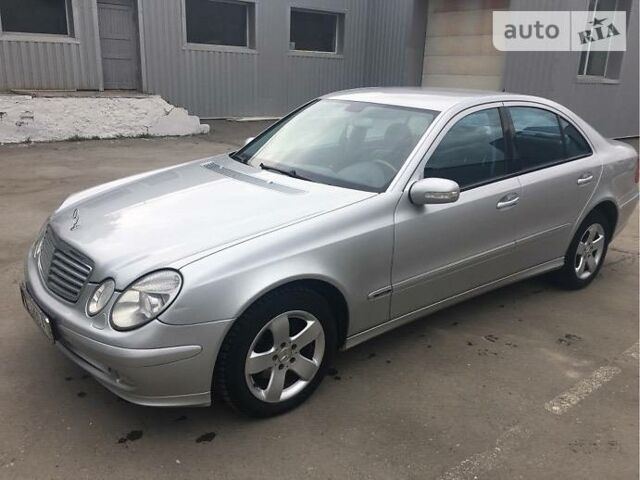 Сірий Мерседес E 240, об'ємом двигуна 2.6 л та пробігом 209 тис. км за 9900 $, фото 1 на Automoto.ua