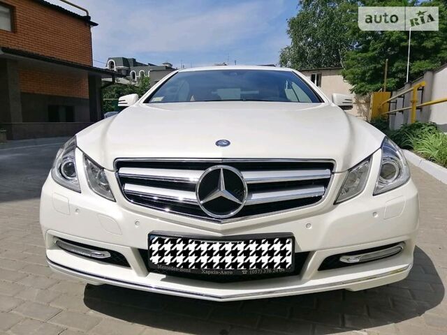 Білий Мерседес E 250, об'ємом двигуна 1.8 л та пробігом 22 тис. км за 26000 $, фото 1 на Automoto.ua