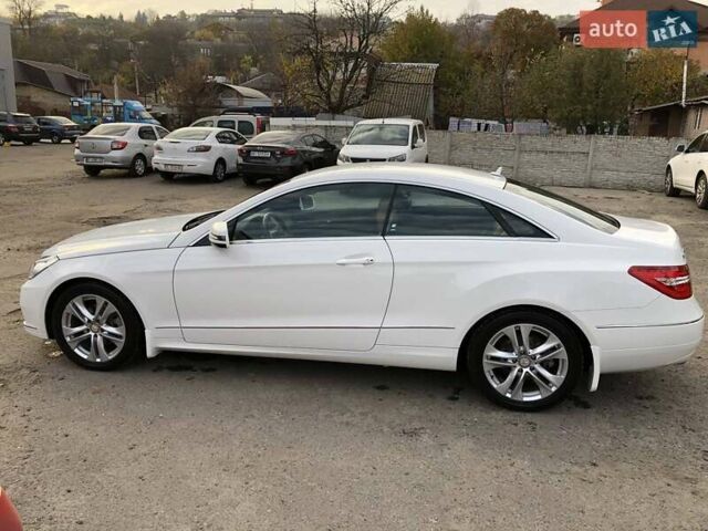 Белый Мерседес E 250, объемом двигателя 0 л и пробегом 21 тыс. км за 23500 $, фото 1 на Automoto.ua