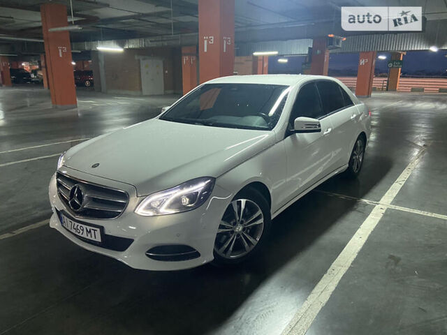 Білий Мерседес E 250, об'ємом двигуна 2.1 л та пробігом 89 тис. км за 26500 $, фото 1 на Automoto.ua