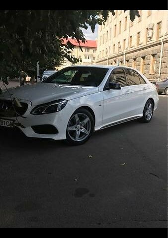 Білий Мерседес E 250, об'ємом двигуна 2.2 л та пробігом 93 тис. км за 33000 $, фото 1 на Automoto.ua