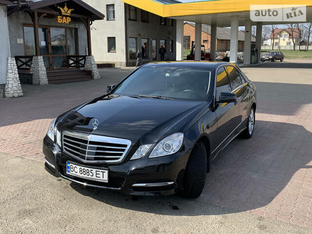 Чорний Мерседес E 250, об'ємом двигуна 2.2 л та пробігом 177 тис. км за 18000 $, фото 1 на Automoto.ua