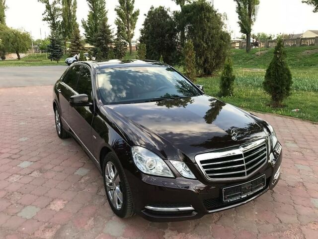 Коричневий Мерседес E 250, об'ємом двигуна 2.2 л та пробігом 133 тис. км за 24900 $, фото 1 на Automoto.ua