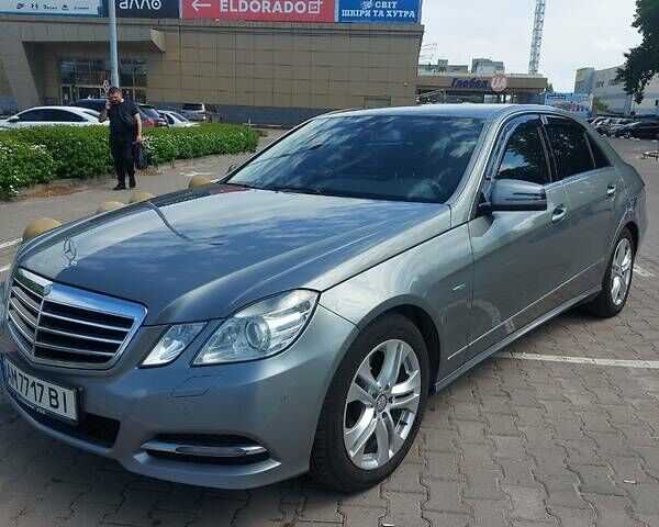 Мерседес E 250, объемом двигателя 2.1 л и пробегом 230 тыс. км за 13300 $, фото 1 на Automoto.ua