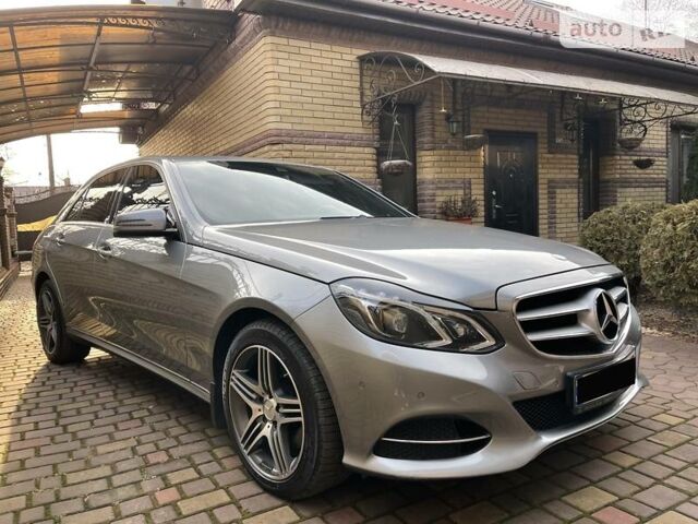 Сірий Мерседес E 250, об'ємом двигуна 2.2 л та пробігом 108 тис. км за 23500 $, фото 1 на Automoto.ua