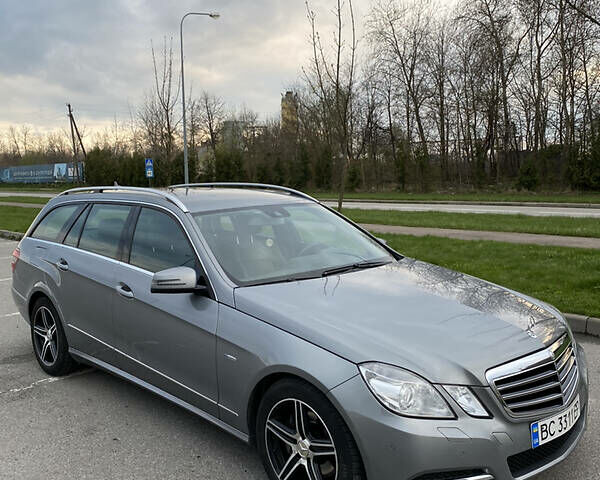 Сірий Мерседес E 250, об'ємом двигуна 2.1 л та пробігом 247 тис. км за 14200 $, фото 1 на Automoto.ua