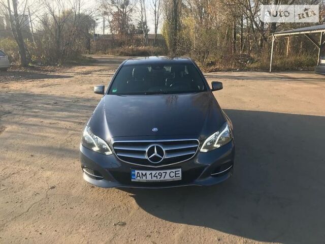 Синий Мерседес E 250, объемом двигателя 2.2 л и пробегом 150 тыс. км за 25500 $, фото 1 на Automoto.ua