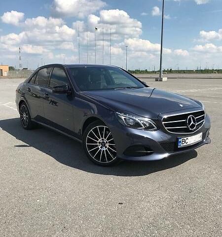 Синий Мерседес E 250, объемом двигателя 2.2 л и пробегом 41 тыс. км за 39999 $, фото 1 на Automoto.ua