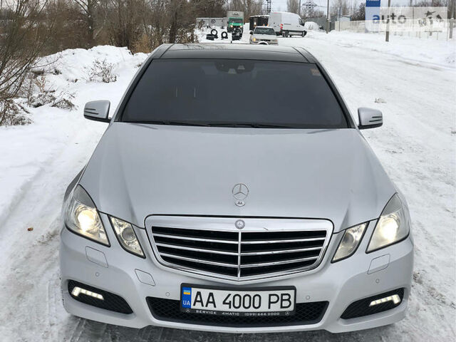 Сірий Мерседес Е 350, об'ємом двигуна 3 л та пробігом 200 тис. км за 21551 $, фото 1 на Automoto.ua