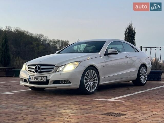 Білий Мерседес Е-Клас, об'ємом двигуна 2.1 л та пробігом 261 тис. км за 12999 $, фото 1 на Automoto.ua