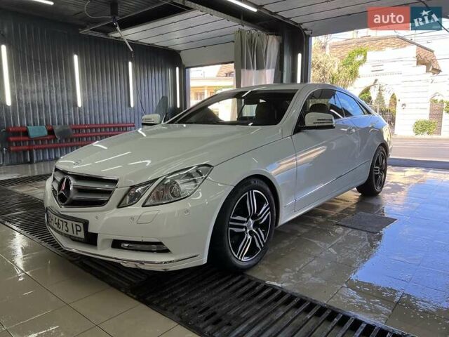 Білий Мерседес Е-Клас, об'ємом двигуна 2.2 л та пробігом 125 тис. км за 14999 $, фото 1 на Automoto.ua