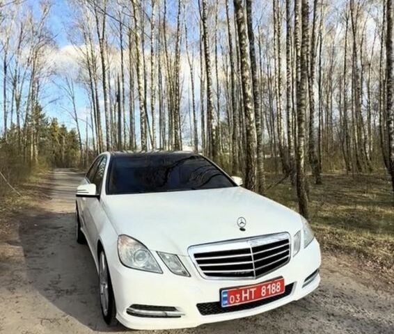 Білий Мерседес Е-Клас, об'ємом двигуна 2.2 л та пробігом 235 тис. км за 12500 $, фото 1 на Automoto.ua