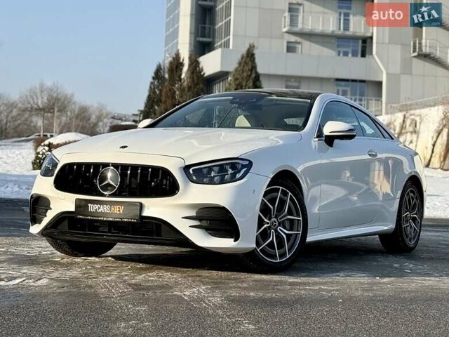 Белый Мерседес Е-Класс, объемом двигателя 3 л и пробегом 34 тыс. км за 58990 $, фото 1 на Automoto.ua