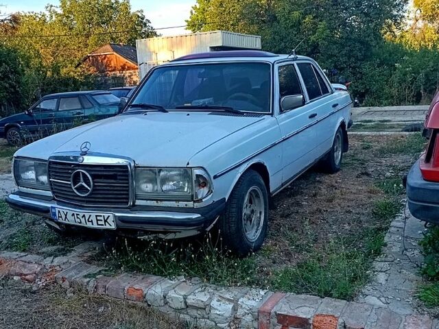 Белый Мерседес Е-Класс, объемом двигателя 3 л и пробегом 0 тыс. км за 2999 $, фото 1 на Automoto.ua